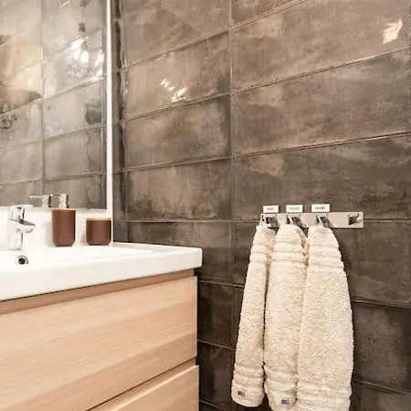 Idyllic House In Old