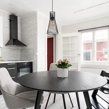 Idyllic House In Old