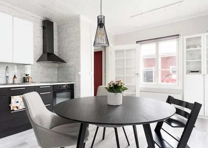 Idyllic House In Old